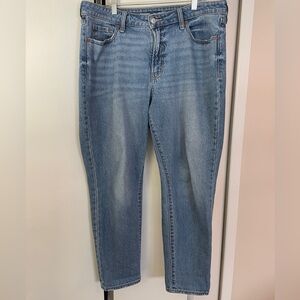 Women’s Old Navy OG Straight jeans size 14.